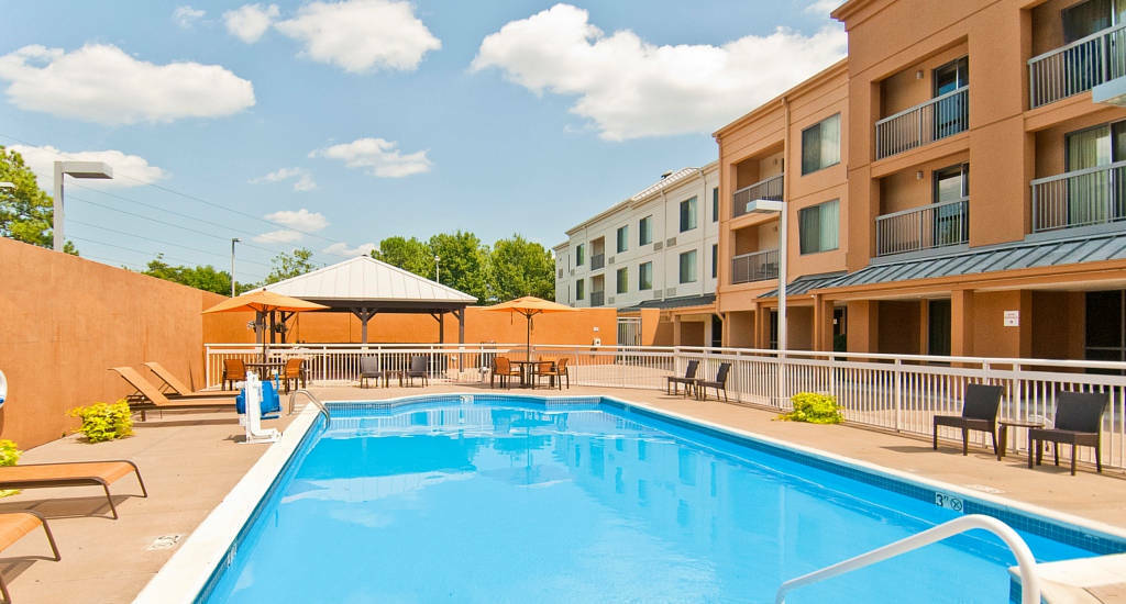 Hotel Courtyard Memphis East/Bill Morris Parkway Exterior foto